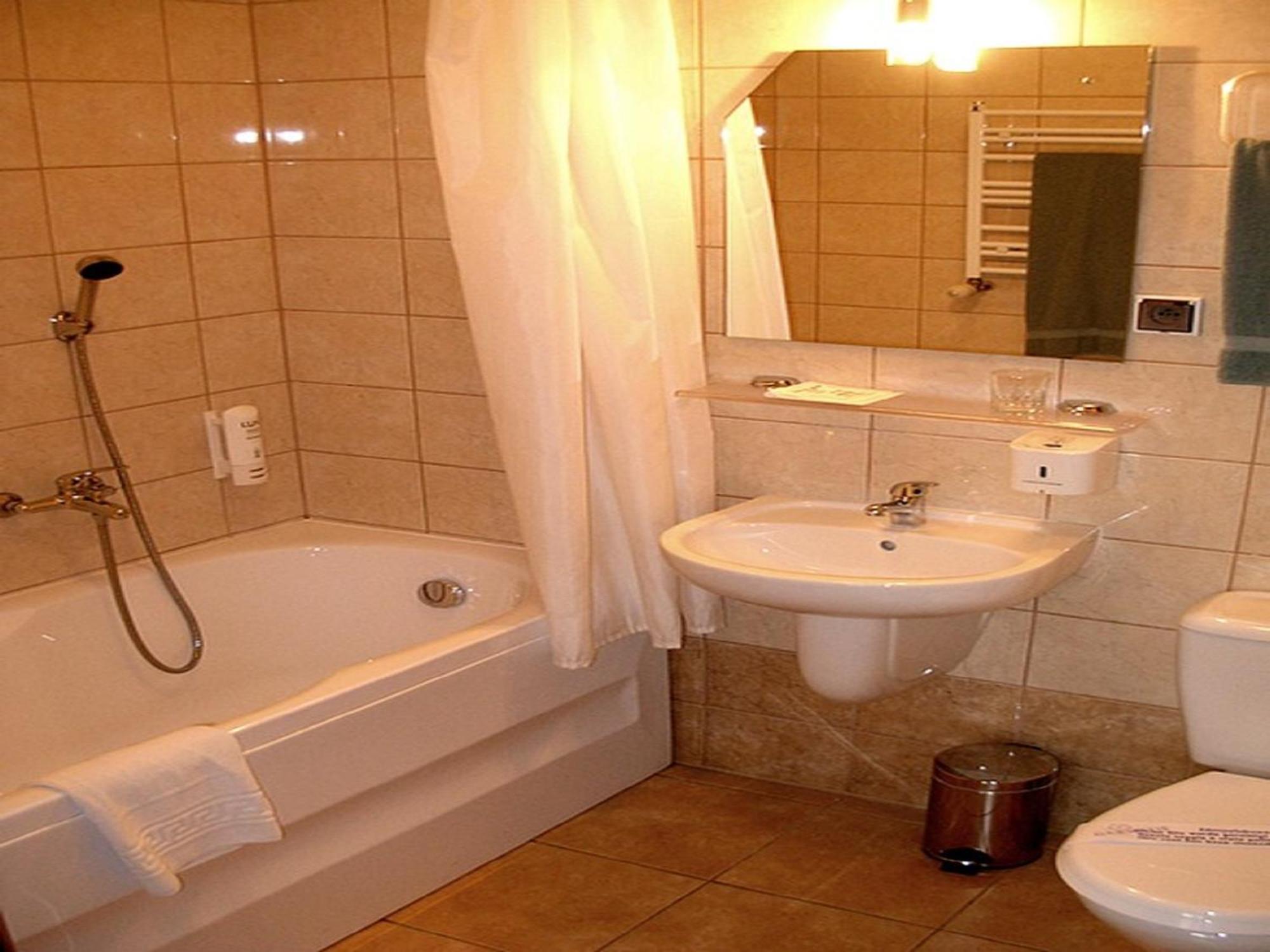 Pensjonat Zacisze Plewiska Kamer foto