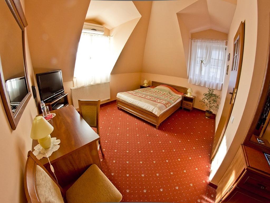 Pensjonat Zacisze Plewiska Kamer foto