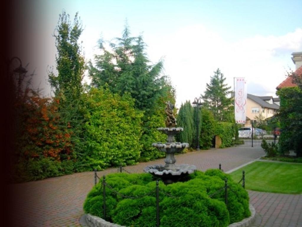 Pensjonat Zacisze Plewiska Buitenkant foto